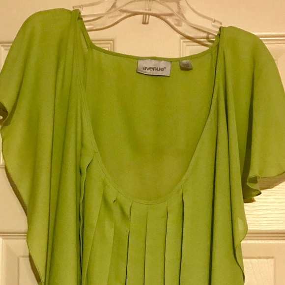 Lime Green Short Sleeve Pleated Blouse - Picture 2 of 5